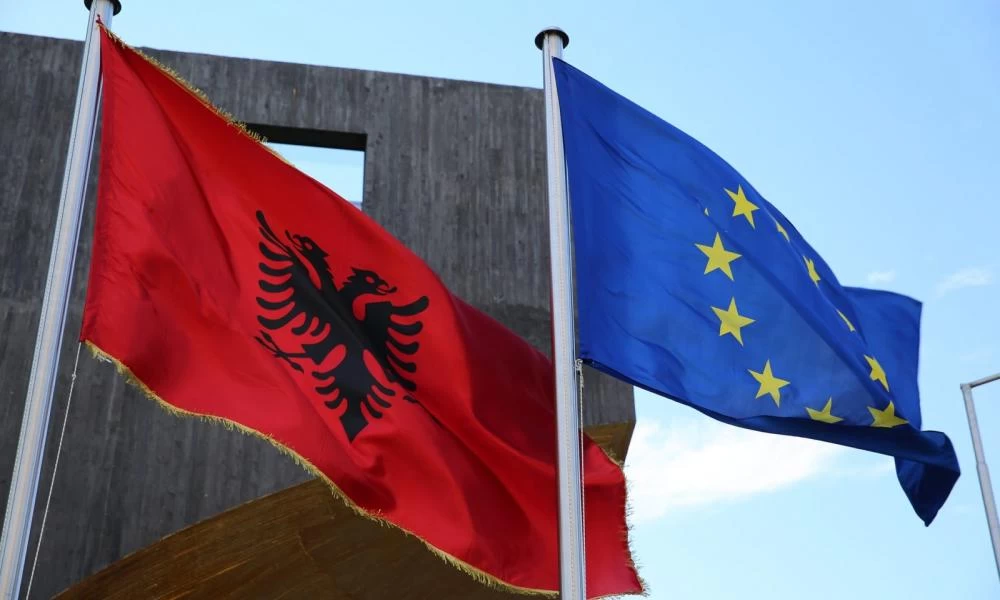 Η ενταξιακή προοπτική της Αλβανίας εμποδίζεται από την κάνναβη και την Τουρκία